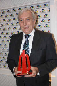 Ian Gillespie,  da Taca