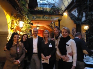 Márcia, Caroline, Norbert, Ingrid, Debora e Vera, durante o jantar de confraternização com o trade