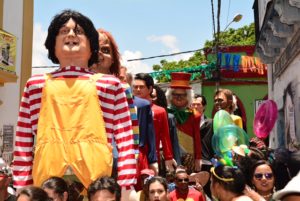 Desfile dos Bonecos Selebridades - foto Ademar Filho