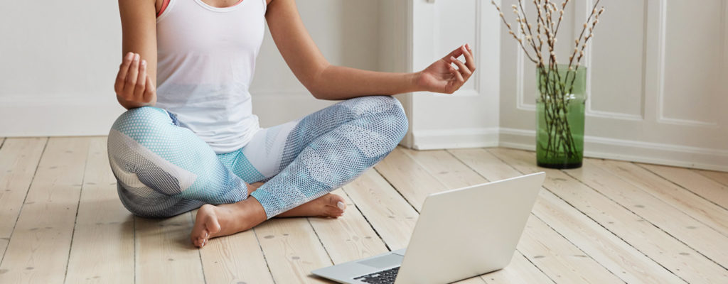 airbnb-lanca-experiencias-online-para-atividades-de-lazer-01