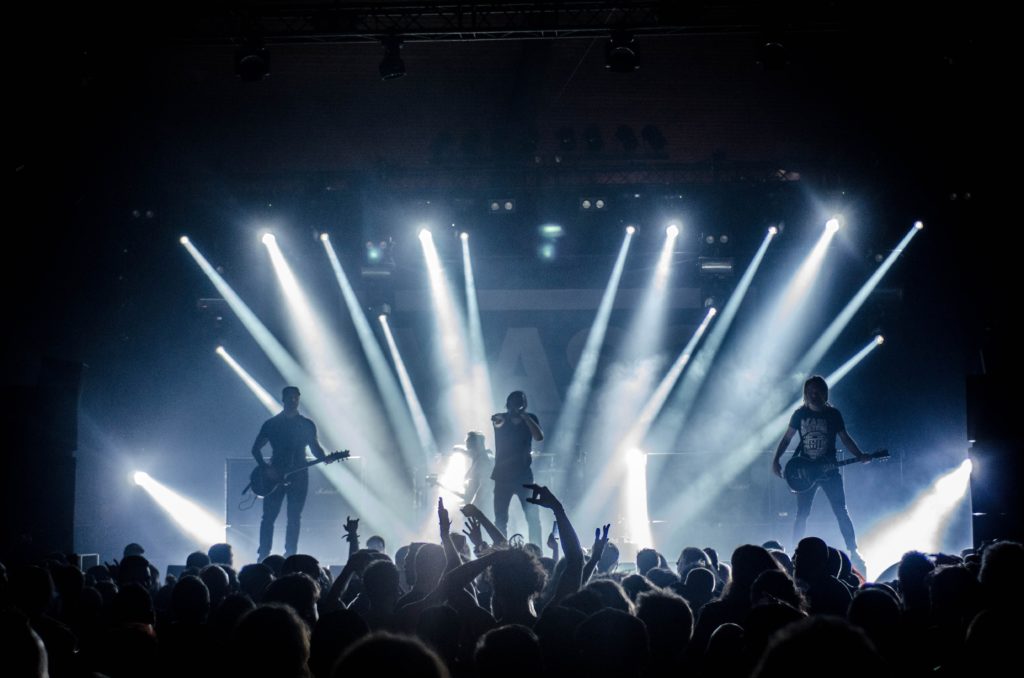 estrelas-da-musica-e-do-cinema-participarao-de-show-por-recursos-contra-covid-19