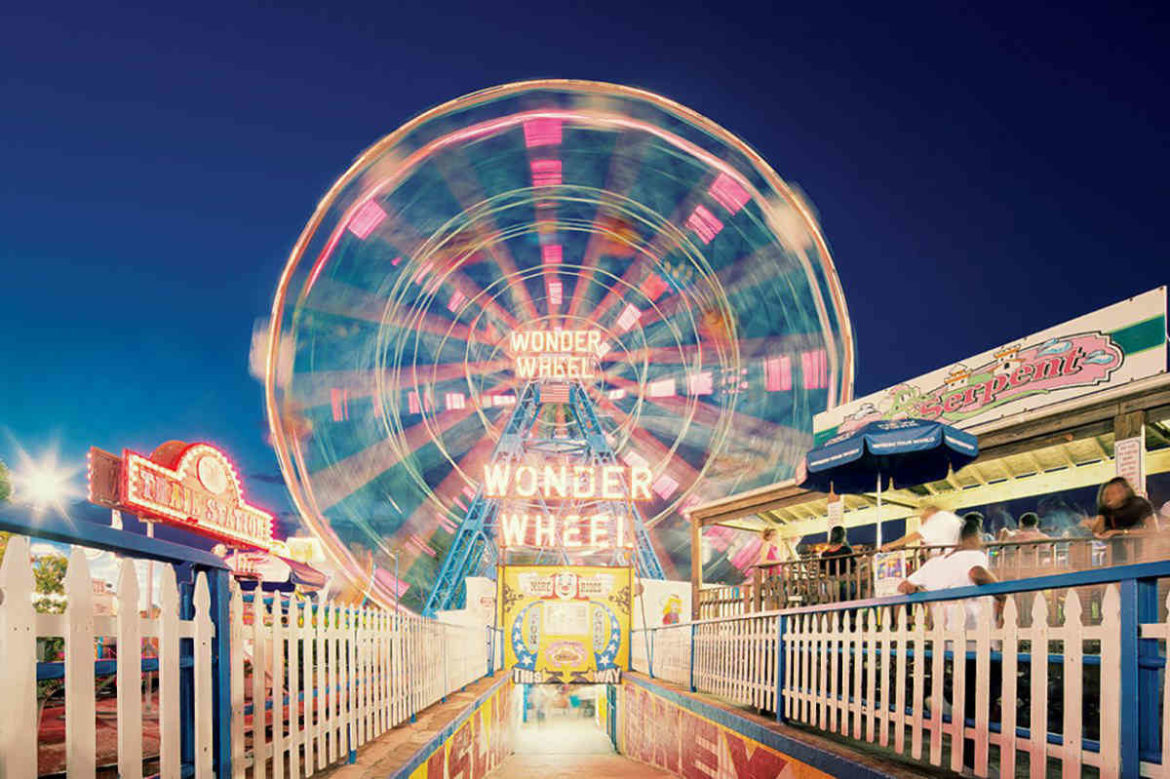 Pandemia ameaça parque de diversões famoso de Coney Island, em NY