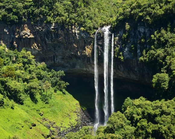 Cartões-postais de todo o país reabrem e já recebem turistas