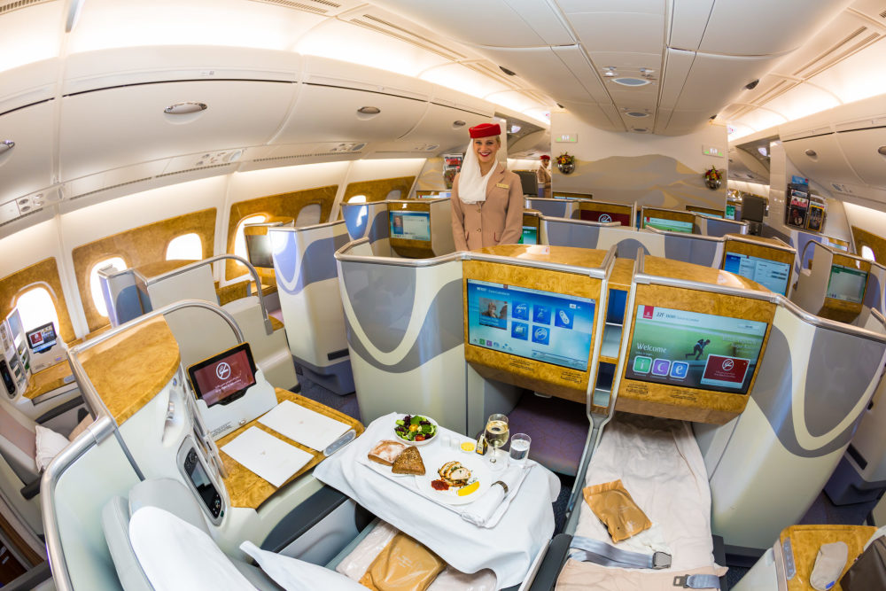 Emirates promove clima festivo de Natal, incluindo cardápio especial e outros atrativos