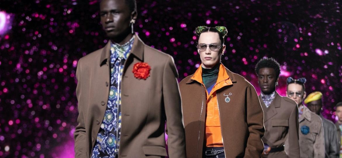 Dior apresenta on-line coleção masculina alegre e psicodélica