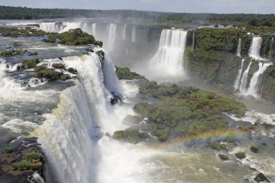 Cataratas do Iguaçu é 2ª queda d'água mais popular do mundo