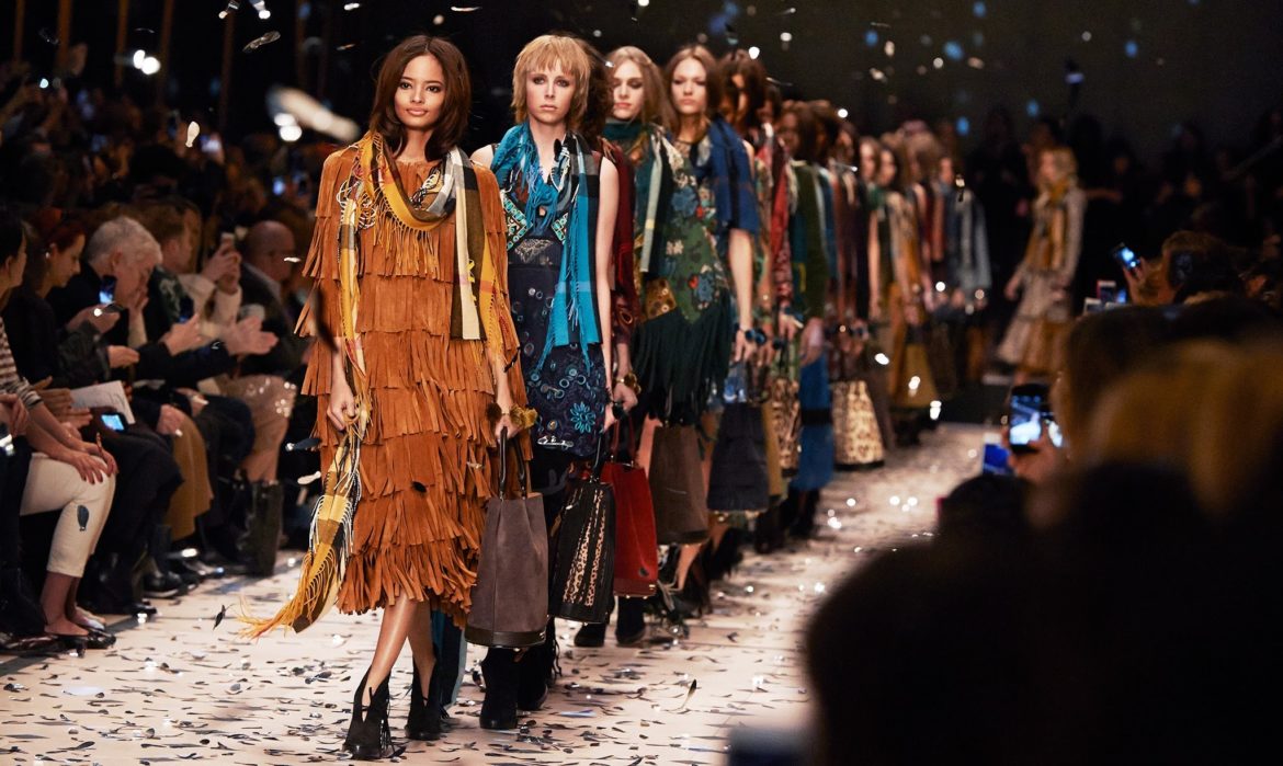 Semana de Moda de Londres tem início 100% virtual 