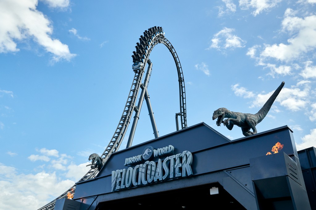 Universal inaugura a montanha-russa mais íngreme do parque