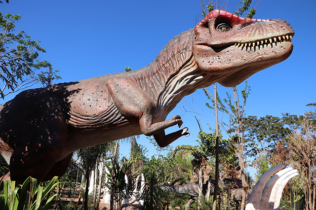 Vale dos Dinossauros Olímpia é o roteiro certo para as férias