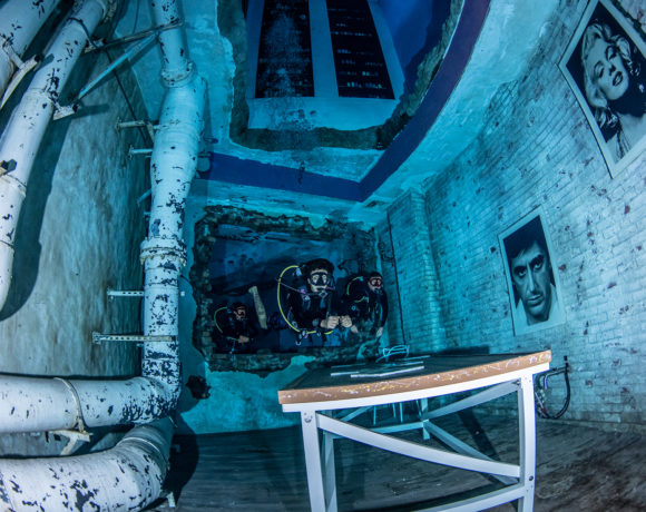 Dubai inaugura a piscina de mergulho mais profunda do mundo