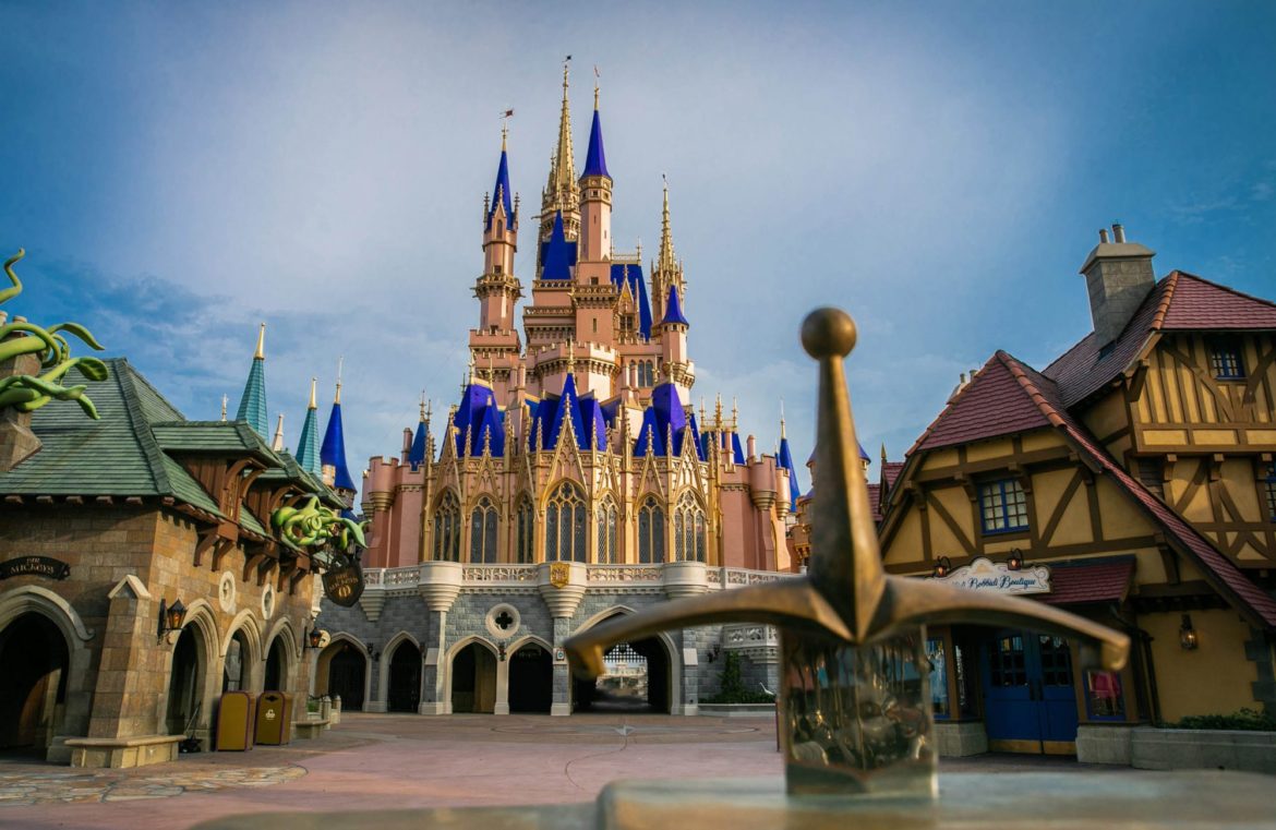 Disneyland exigirá que todos os hóspedes usem máscaras