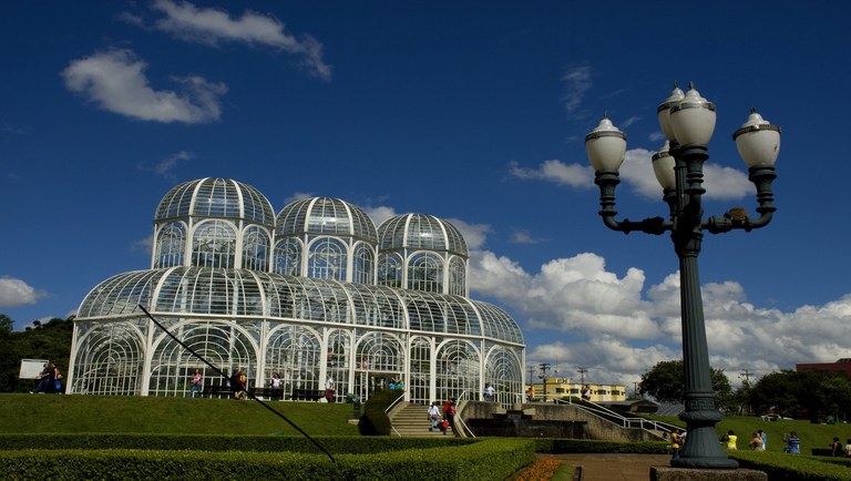 Curitiba anuncia escola de turismo