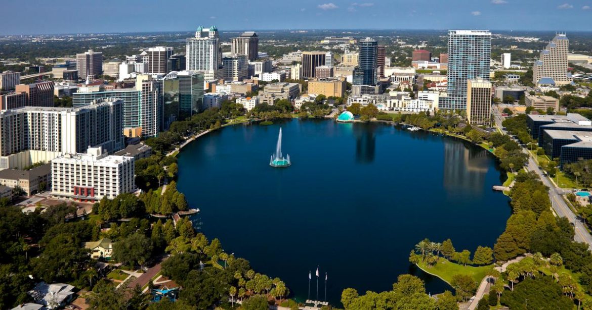 Azul retoma voo diário a Orlando