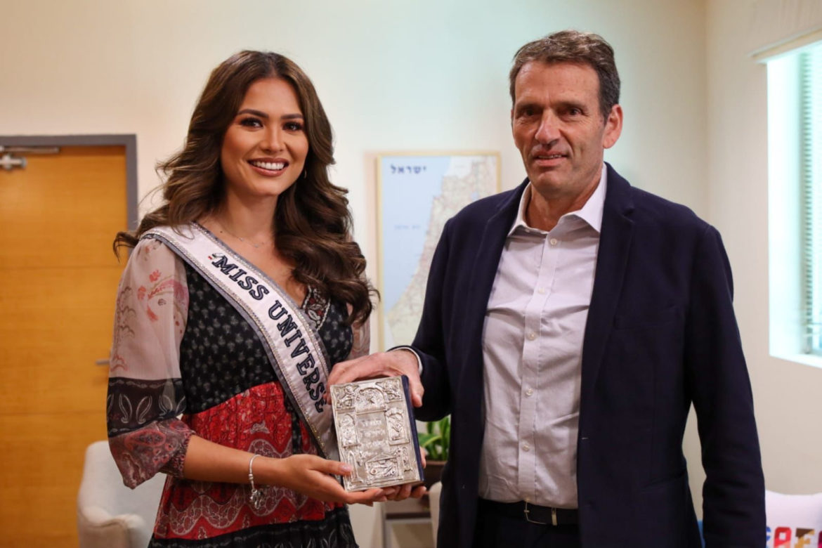 Miss Universo Andrea Meza em Israel