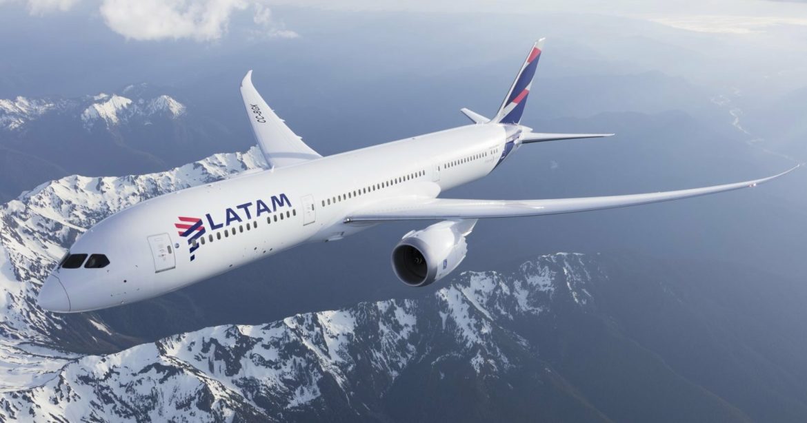 Com alta de 64%: LATAM transportou 2,1 milhões de passageiros no fim de ano no Brasil