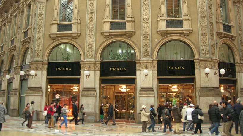 Grife italiana Prada suspende atividades na Rússia
