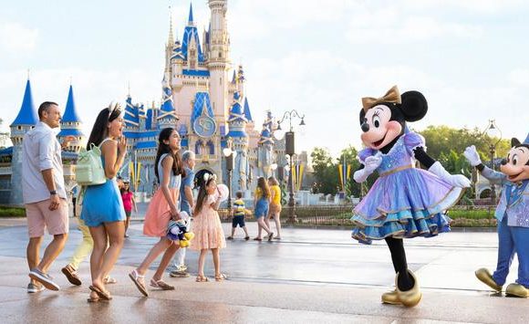 Walt Disney World aumenta seus preços de entrada antes dos feriados - o que saber