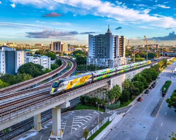 Viajando pelo sul da Flórida com a Brightline
