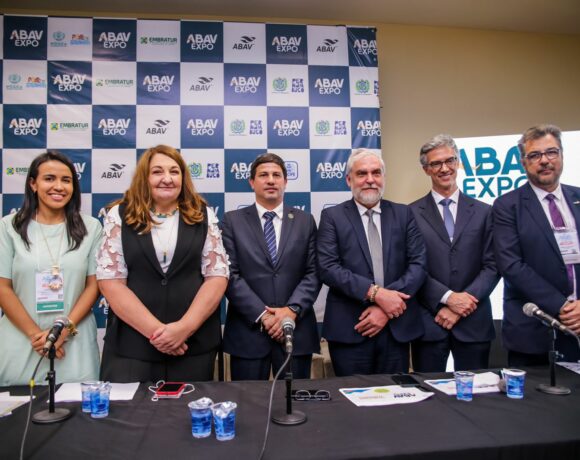 Redução do IRRF para Agências de Viagens e serviços turísticos é anunciada durante ABAV Expo
