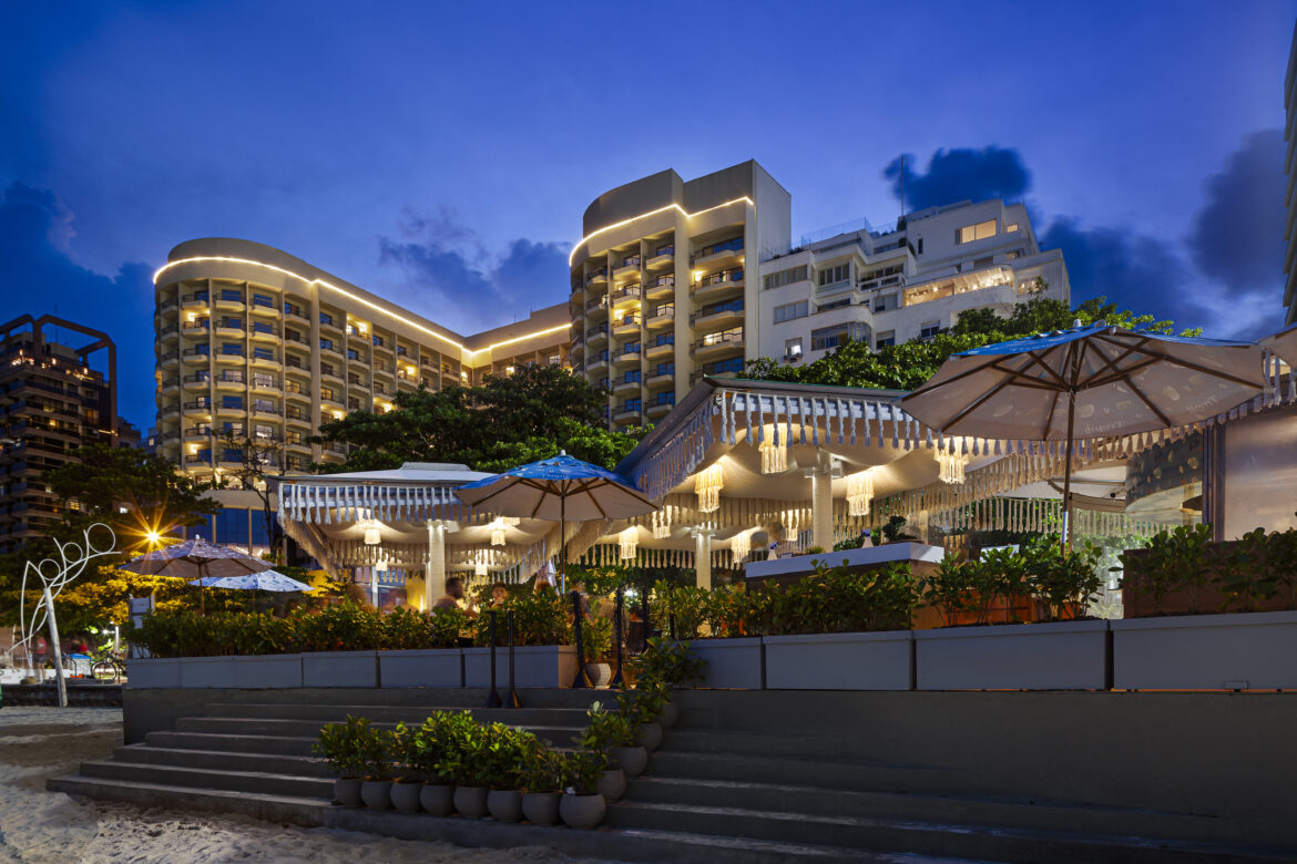 Tropìk, beach club do hotel Fairmont Rio de Janeiro Copacabana, é eleito melhor quiosque do Rio pela Veja Rio