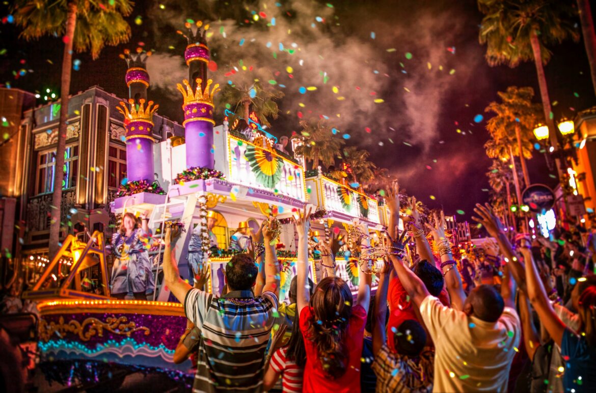Mardi Gras 2023 do Universal Orlando, que celebra os diversos carnavais do mundo, começa neste sábado