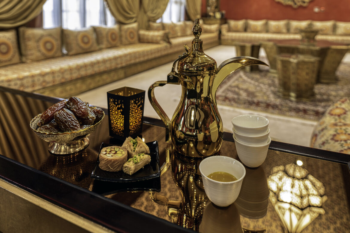 Qatar Airways oferece cardápio comemorativo do Ramadã a passageiros