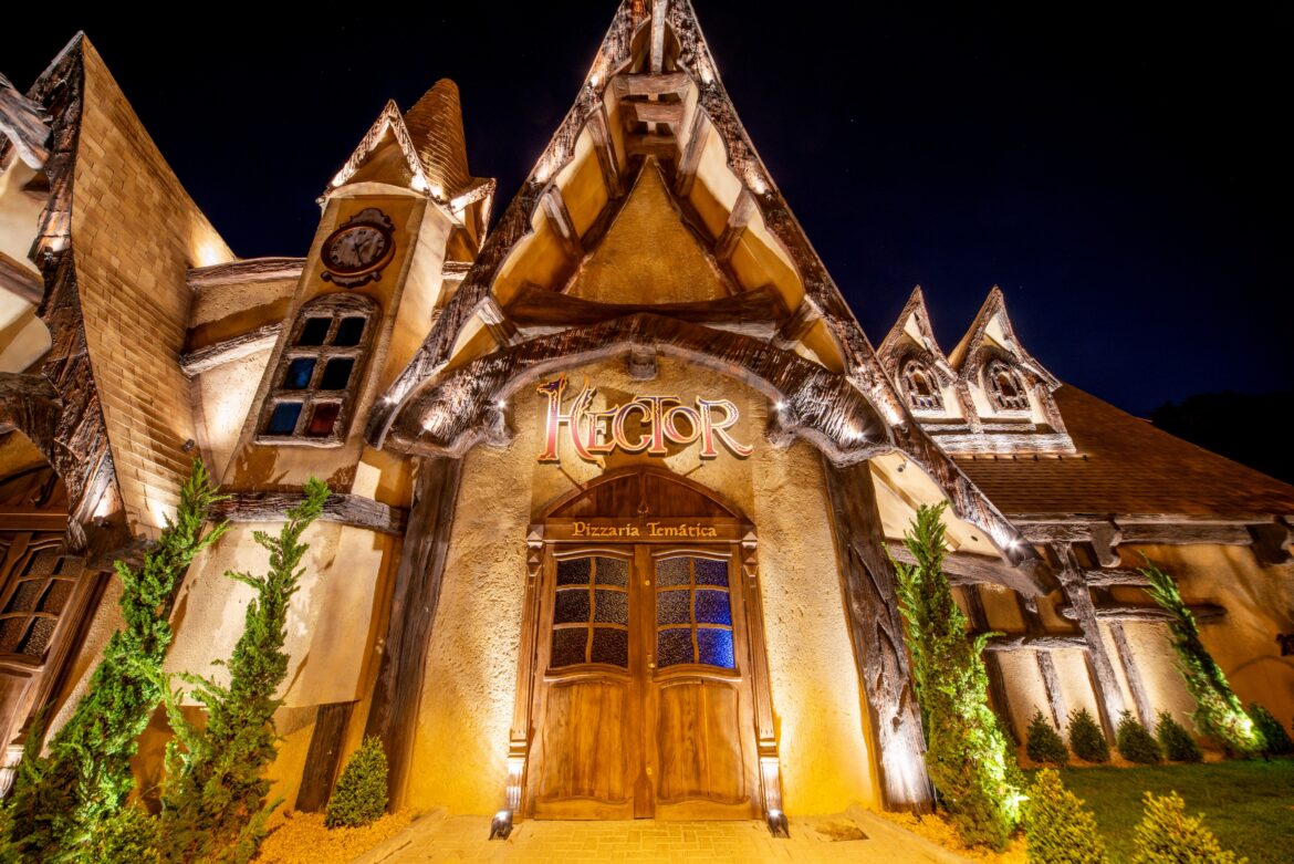 Tiradentes em Gramado: não deixe de conhecer o mundo mágico do dragão Hector