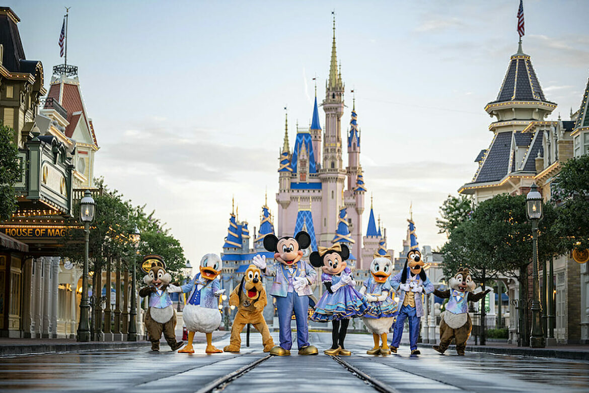 Disney anuncia fim das reservas em parques temáticos e retorno dos planos de refeições